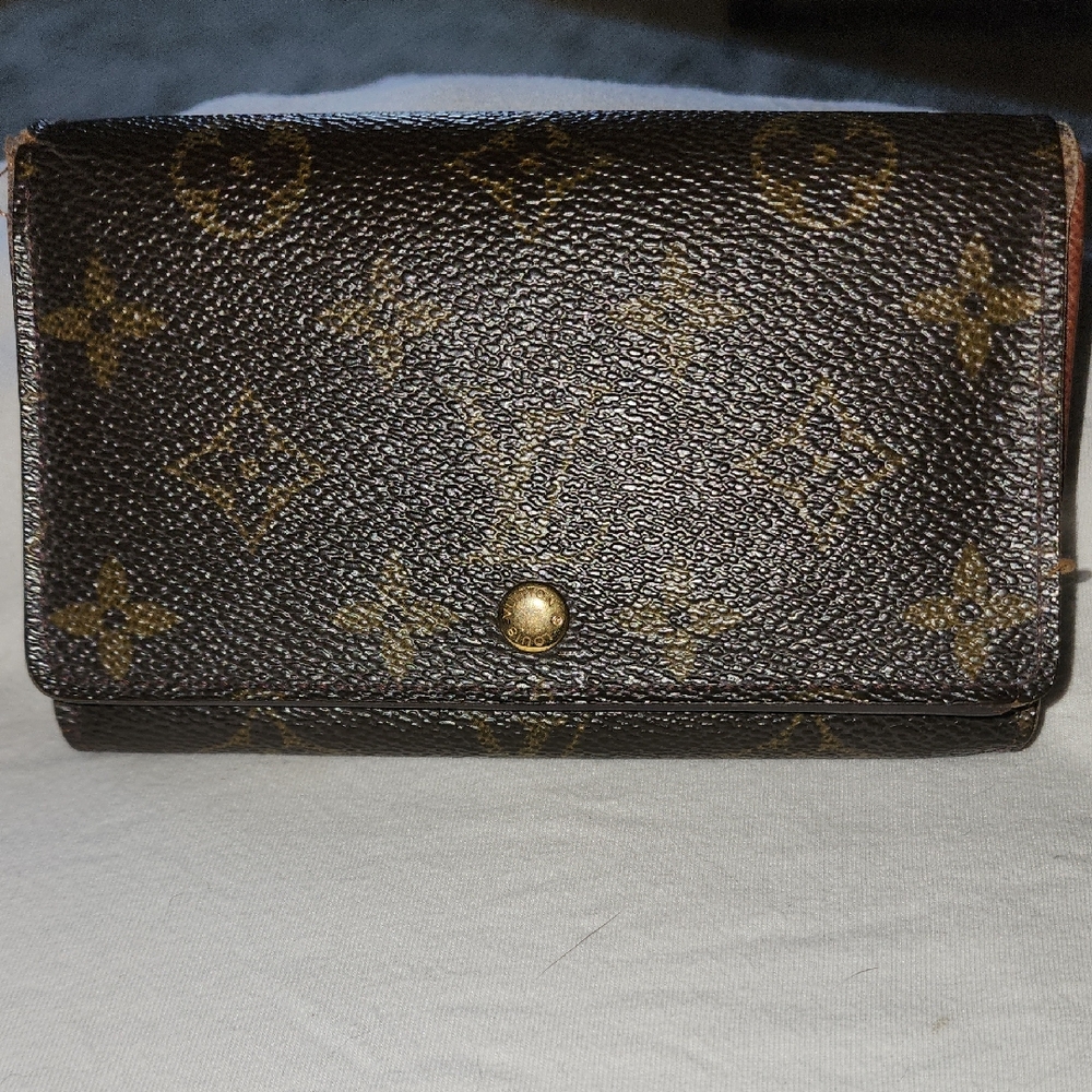Louis Vuitton Brown and Gold Monogram Card Holder